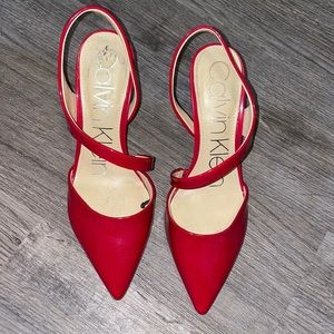 CALVIN KLEIN RED HEELS. SIZE 5 1/2.
